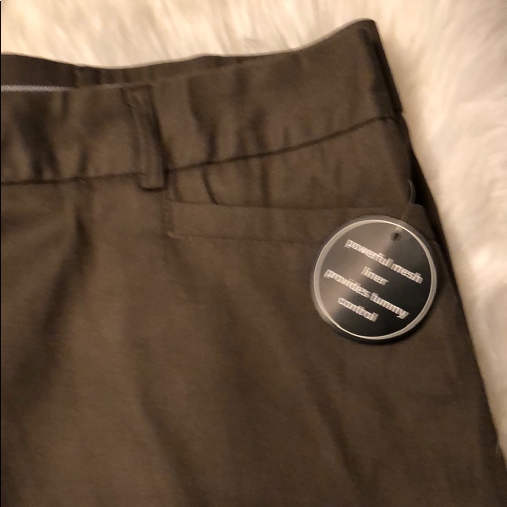 AVENUE CAPRI SIZE 32 OLIVE GREEN FOR WOMEN